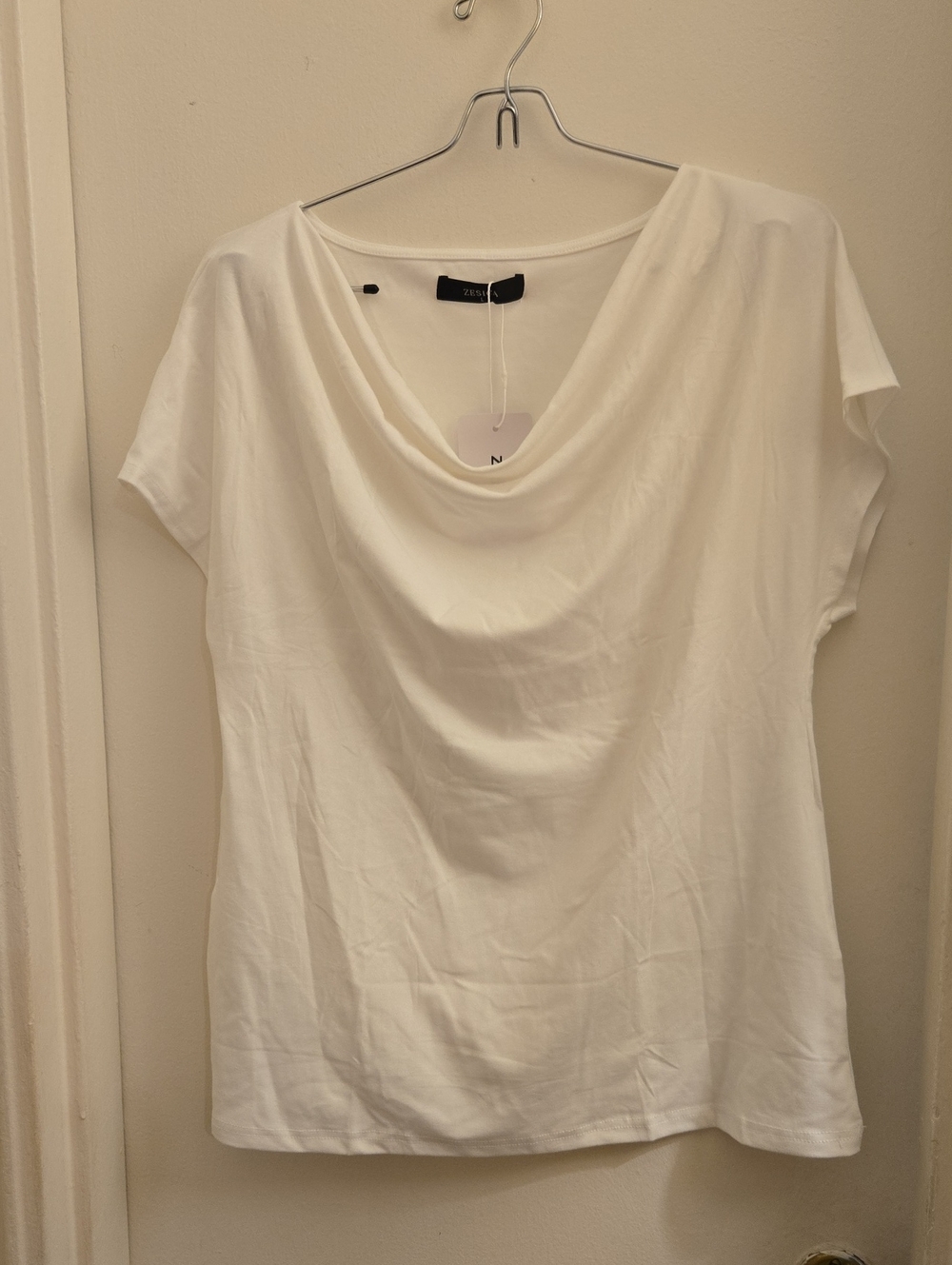 Zesica White Draped Cowl Neck Short Sleeve Top NWOT